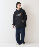 【(What it isNt)ART BY MARKGONZALES / (ワットイットイズント) アートバイマークゴンザレス】703号室コラボのBIGシルエットプリントプルパーカー zo