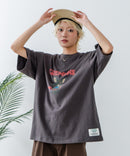 【DISCUS/ディスカス×Warner/ワーナー】グラフィックプリント半袖Tシャツ グレムリン zo