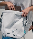 フロント刺繍 ドローストリングショルダーバッグ【FILA/フィラ × PEANUTS/ピーナッツ】