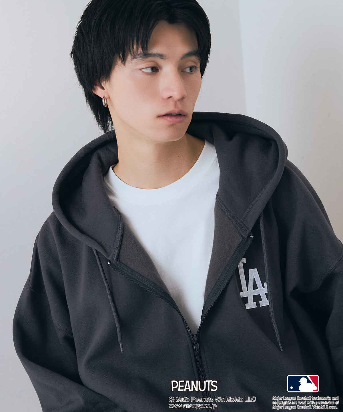 PEANUTS×MLB】オリジナルデザイン フルジップパーカー ヤンキース