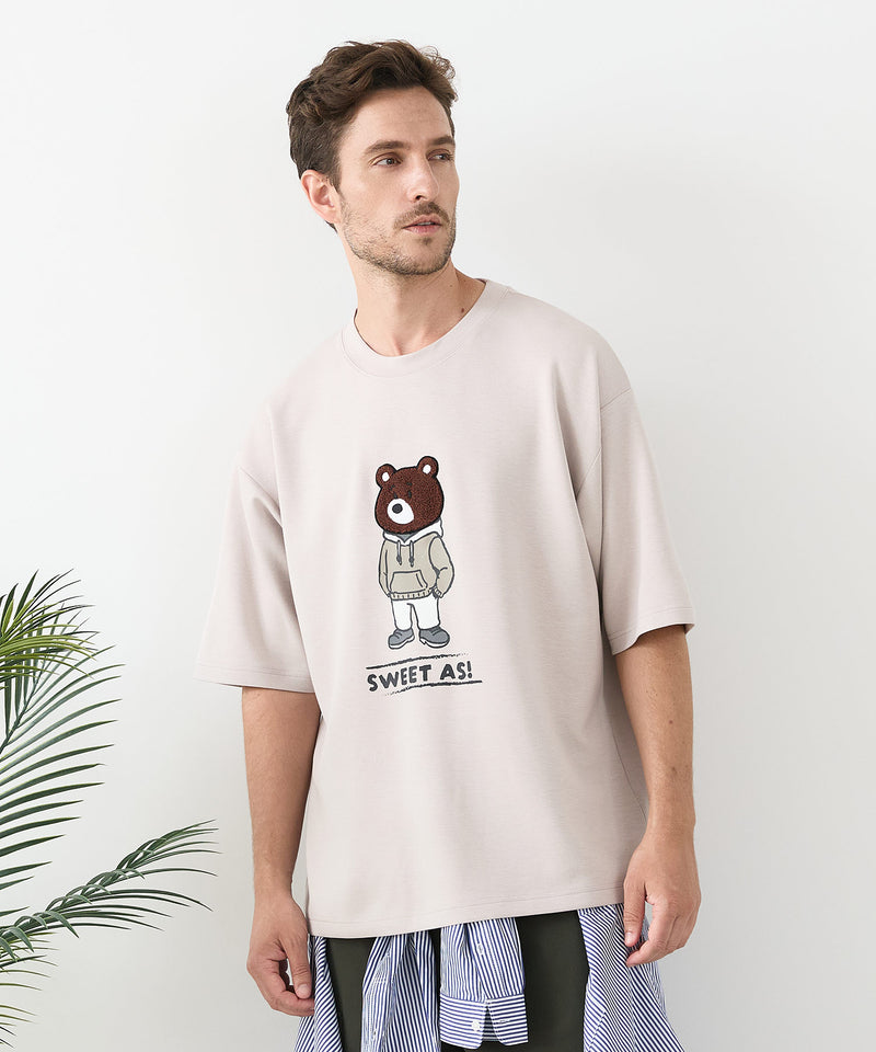 接触冷感 COOLスムース 部分刺繍 プリント リラックスシルエットTシャツ【Blue Standard/ブルースタンダード】