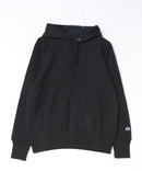 【CHAMPION/チャンピオン】【コットン素材はアメリカ綿100%】REVERSE WEAVE リバースウィーブ 裏起毛フーデッドスウェットシャツ プルオーバーパーカー フーディ C3-Y132 サステナブルコットン エクスパンションガゼット タフ ネームタグ ユニセックス ブラック ❘ジーンズメイト公式オンラインショップ