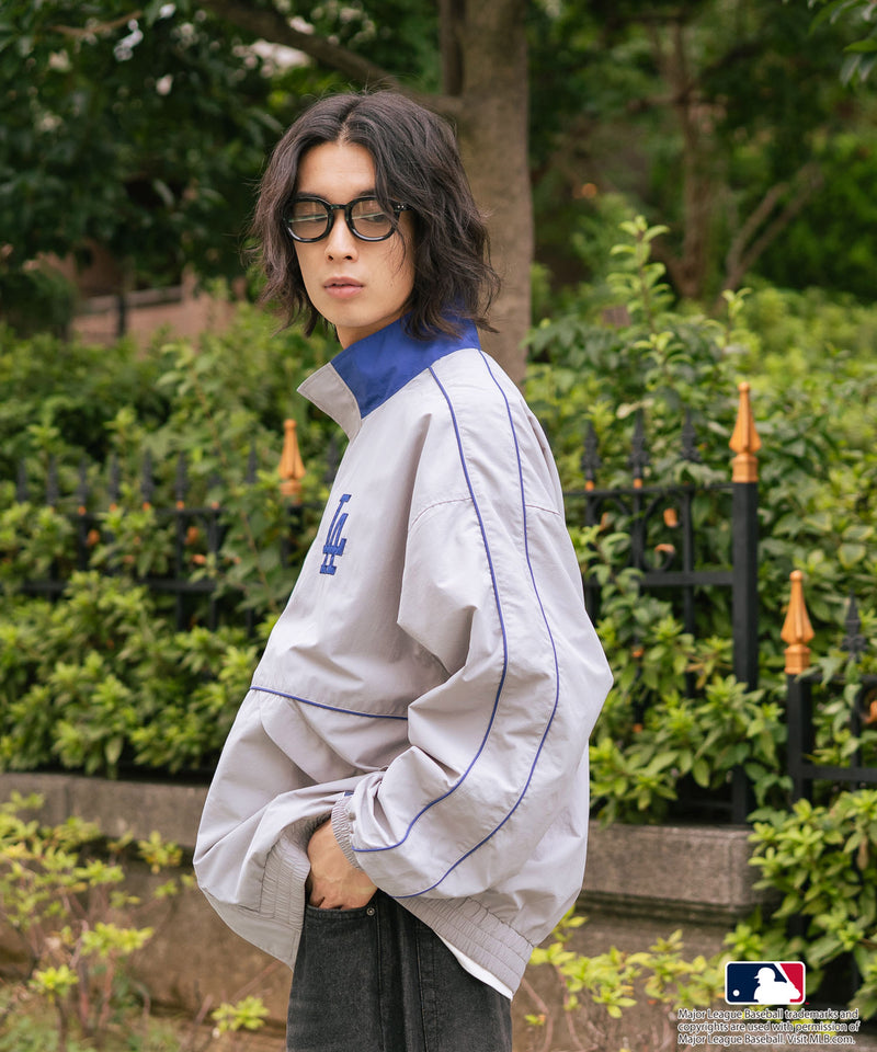 【MLB/メジャーリーグベースボール】パイピングナイロンジャケット