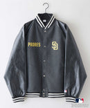 【PEANUTS/ピーナッツ】【ユニセックスデザイン リンクコーデ・カップルコーデにも◎】MLB×PEANUTS スタジアムジャンパー スタジャン オーバーサイズ フェイクレザー ドジャース ヤンキース パドレス ❘ジーンズメイト公式オンラインショップ