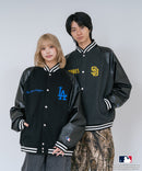 【PEANUTS/ピーナッツ】【ユニセックスデザイン リンクコーデ・カップルコーデにも◎】MLB×PEANUTS スタジアムジャンパー スタジャン オーバーサイズ フェイクレザー ドジャース ヤンキース パドレス ❘ジーンズメイト公式オンラインショップ
