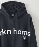 【BRKNHOME/ブロークンホーム】カレッジロゴ プリント フルジップ スウェットパーカー