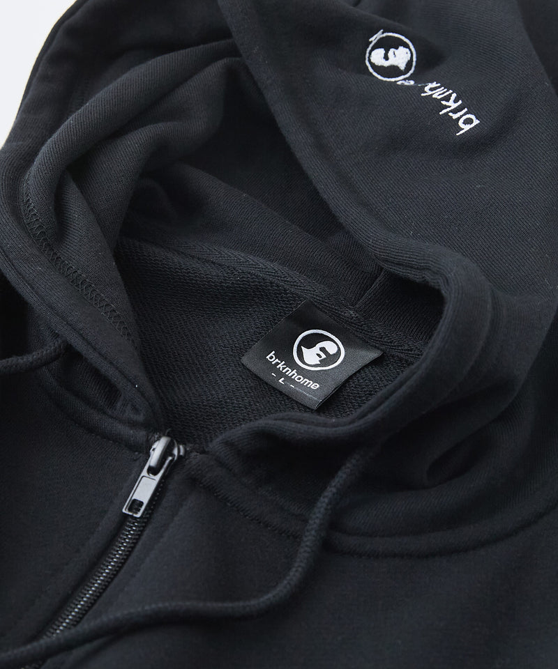 【BRKNHOME/ブロークンホーム】カレッジロゴ プリント フルジップ スウェットパーカー