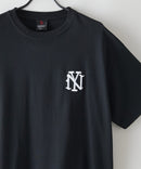 【SAVIER/サビアー】×【ZERO STAIN/ゼロステイン】コラボ NY ロゴ刺繍 半袖 Tシャツ/ NY Logo ❘ジーンズメイト公式オンラインショップ