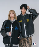 【PEANUTS/ピーナッツ】【ユニセックスデザイン リンクコーデ・カップルコーデにも◎】MLB×PEANUTS スタジアムジャンパー スタジャン オーバーサイズ フェイクレザー ドジャース ヤンキース パドレス ❘ジーンズメイト公式オンラインショップ