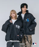【PEANUTS/ピーナッツ】【ユニセックスデザイン リンクコーデ・カップルコーデにも◎】MLB×PEANUTS パファージャケット ブルゾン 中綿ジャケット オーバーサイズ スタンドネック 保温 ドジャース ヤンキース パドレス ❘ジーンズメイト公式オンラインショップ