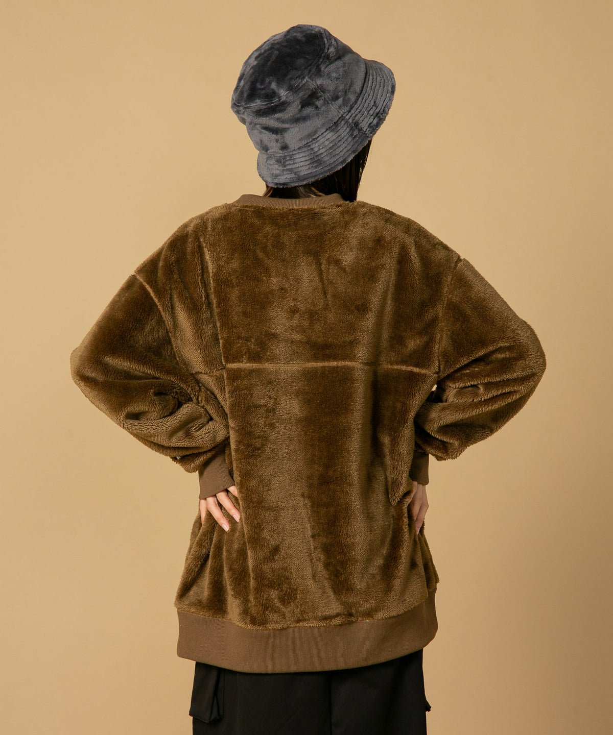 AMIRI 秋冬ランウェイショー XL トレーナー AMIRI 秋冬ランウェイショー XL トレーナー Explore the Autumn-Winter