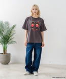 【Monchhichi/モンチッチ】【限定オリジナルデザイン】モンチッチ Tシャツ コットン100% ドロップショルダーシルエット プリント サガラ刺繍 半袖 カットソー キャラクター レトロ ユニセックス