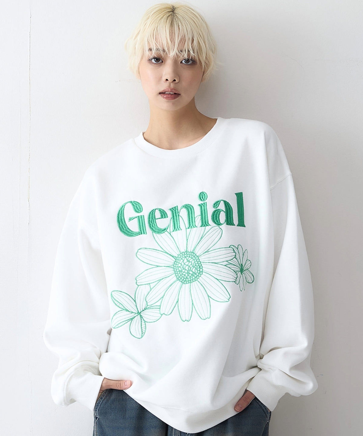 【2025年】エレガントファッションを上品に着 フラワー パターン OUTDOOR 花柄 スウェット トレーナー 刺繍 トップス