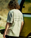 【RAGGED MOUNTAIN：ラギットマウンテン】【タフな肉厚100%コットン】BELMONT/ベルモント エンボスロゴTシャツ ヘビーウェイト ルーズシルエット 透けない・丈夫 半袖 ベージュ ❘ジーンズメイト公式オンラインショップ