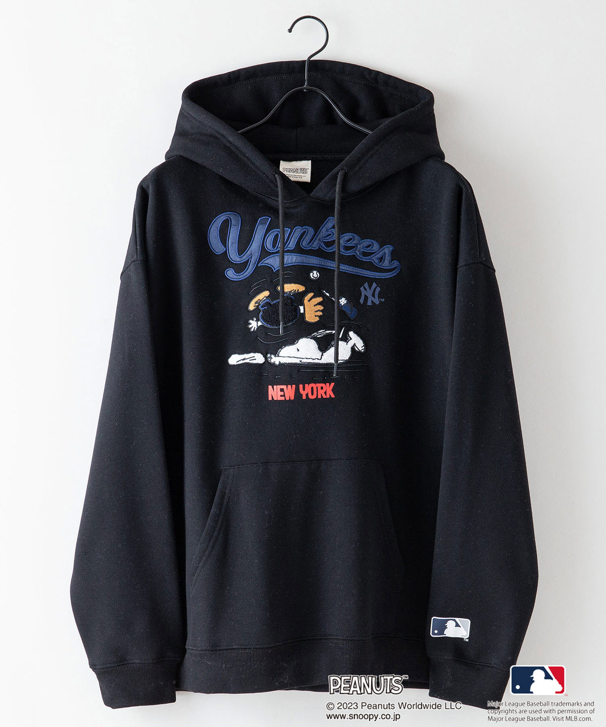 新品【MLB ×PEANUTS】別注コラボ　スヌーピー　フーディーパーカー　XL MLB パーカー 「MLB ×PEANUTS」別注コラボ 裏起毛 フーディー プル