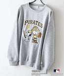 【PEANUTS/ピーナッツ】【ユニセックスデザインでリンクコーデにも◎】MLB×PEANUTS 裏起毛トレーナー 保温 キャラクター ドジャース ヤンキース パイレーツ ❘ジーンズメイト公式オンラインショップ