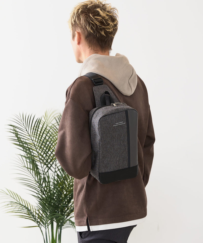 【BLUE STANDARD/ブルースタンダード】切り替え フェイクレザー ボディーバッグ