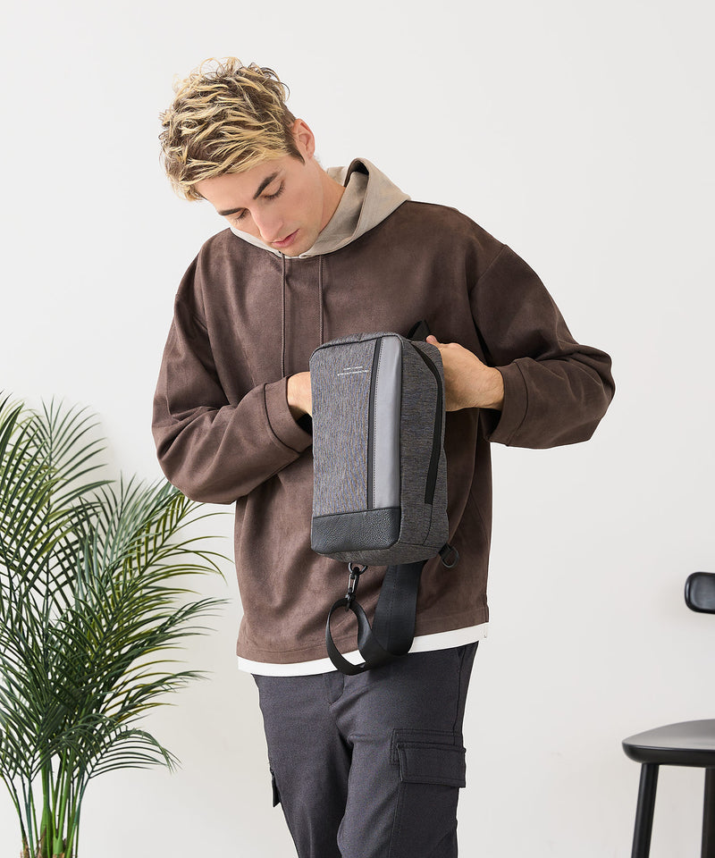 【BLUE STANDARD/ブルースタンダード】切り替え フェイクレザー ボディーバッグ