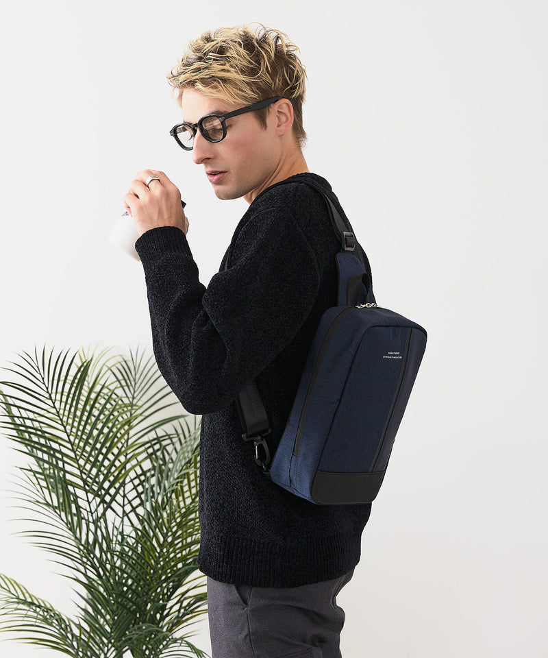 【BLUE STANDARD/ブルースタンダード】切り替え フェイクレザー ボディーバッグ