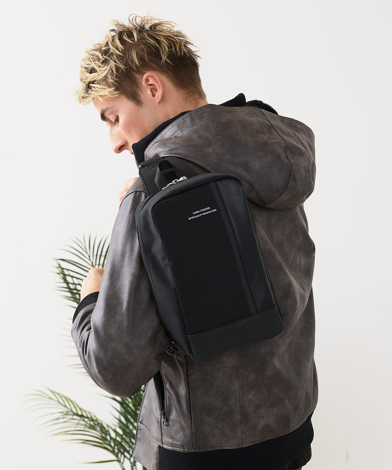 【BLUE STANDARD/ブルースタンダード】切り替え フェイクレザー ボディーバッグ