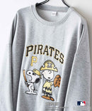 【PEANUTS/ピーナッツ】【ユニセックスデザインでリンクコーデにも◎】MLB×PEANUTS 裏起毛トレーナー 保温 キャラクター ドジャース ヤンキース パイレーツ モクグレーC柄 ❘ジーンズメイト公式オンラインショップ