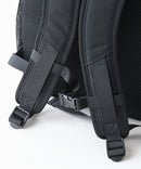 【Lee/リー】【容量23L 撥水加工を施したポリエステル素材を使用】フロントメッシュリュック スポーティ テープチャーム付き デイリーユース 通勤 通学 ❘ジーンズメイト公式オンラインショップ