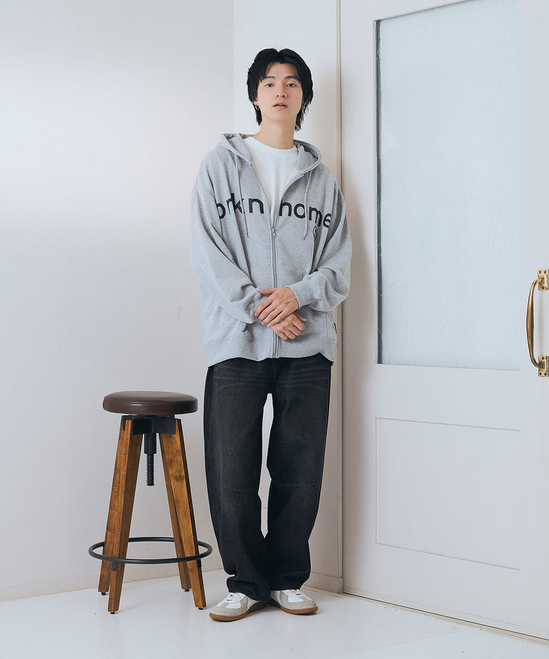【BRKNHOME/ブロークンホーム】カレッジロゴ プリント フルジップ スウェットパーカー
