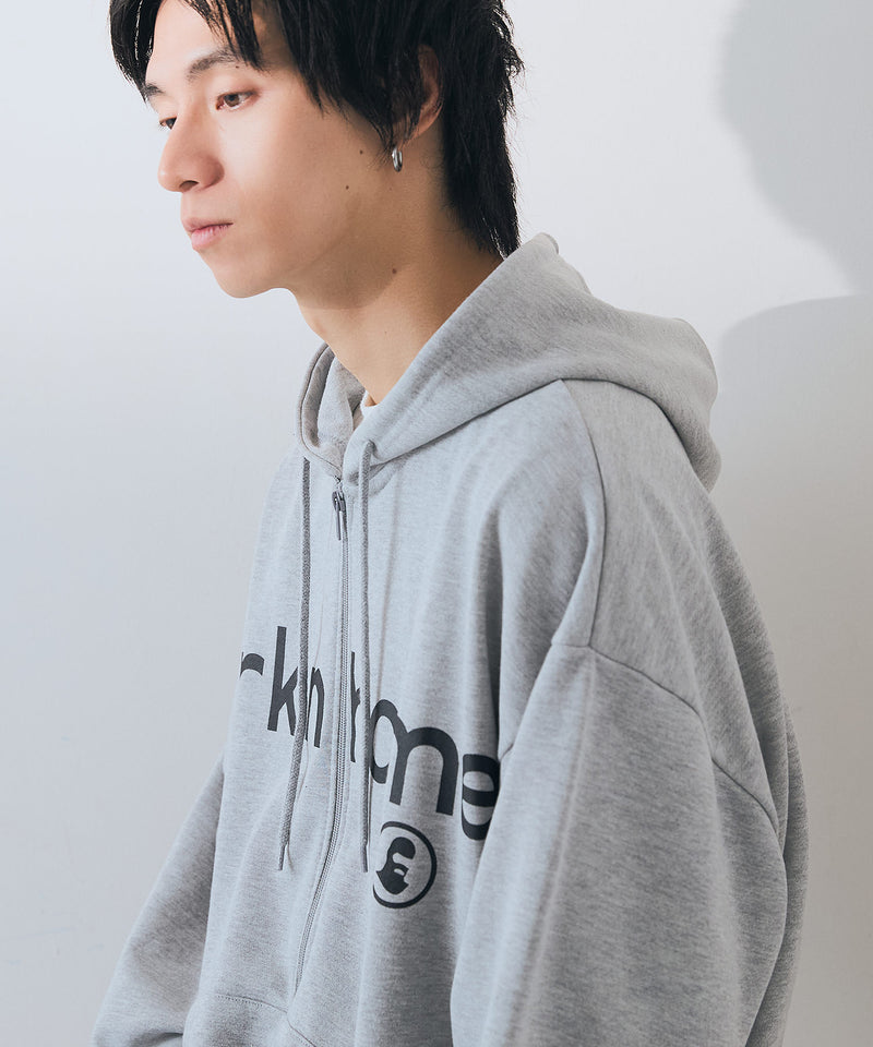 【BRKNHOME/ブロークンホーム】カレッジロゴ プリント フルジップ スウェットパーカー