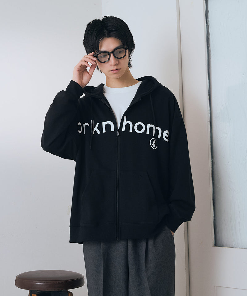 【BRKNHOME/ブロークンホーム】カレッジロゴ プリント フルジップ スウェットパーカー