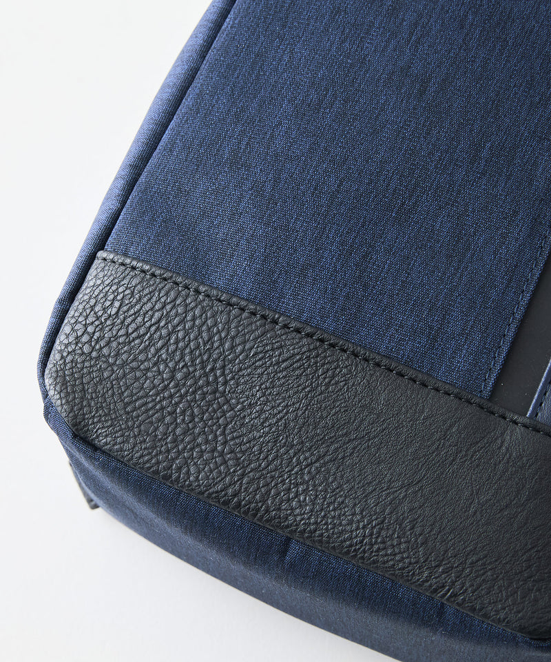 【BLUE STANDARD/ブルースタンダード】切り替え フェイクレザー ボディーバッグ