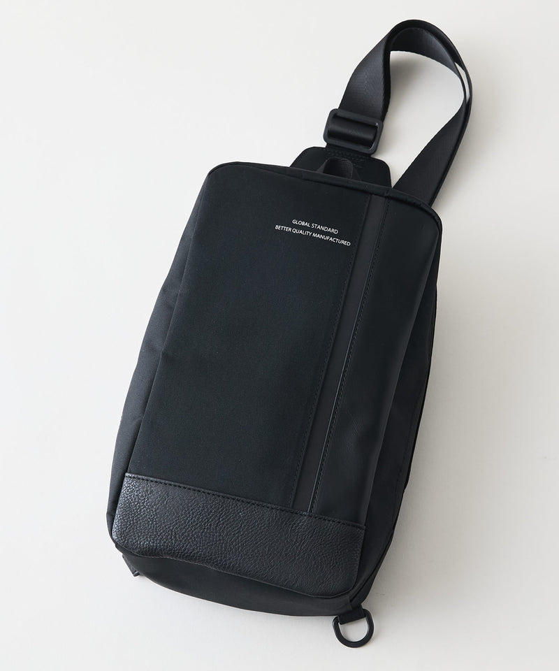 【BLUE STANDARD/ブルースタンダード】切り替え フェイクレザー ボディーバッグ