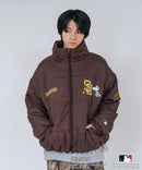 【PEANUTS/ピーナッツ】【ユニセックスデザイン リンクコーデ・カップルコーデにも◎】MLB×PEANUTS パファージャケット ブルゾン 中綿ジャケット オーバーサイズ スタンドネック 保温 ドジャース ヤンキース パドレス ❘ジーンズメイト公式オンラインショップ