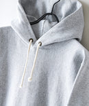 【CHAMPION/チャンピオン】【コットン素材はアメリカ綿100%】REVERSE WEAVE リバースウィーブ 裏起毛フーデッドスウェットシャツ プルオーバーパーカー フーディ C3-Y132 サステナブルコットン エクスパンションガゼット タフ ネームタグ ユニセックス グレー ❘ジーンズメイト公式オンラインショップ