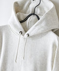 【CHAMPION/チャンピオン】【コットン素材はアメリカ綿100%】REVERSE WEAVE リバースウィーブ 裏起毛フーデッドスウェットシャツ プルオーバーパーカー フーディ C3-Y132 サステナブルコットン エクスパンションガゼット タフ ネームタグ ユニセックス オフホワイト ❘ジーンズメイト公式オンラインショップ