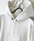 【CHAMPION/チャンピオン】【コットン素材はアメリカ綿100%】REVERSE WEAVE リバースウィーブ 裏起毛フーデッドスウェットシャツ プルオーバーパーカー フーディ C3-Y132 サステナブルコットン エクスパンションガゼット タフ ネームタグ ユニセックス オフホワイト ❘ジーンズメイト公式オンラインショップ
