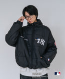 【PEANUTS/ピーナッツ】【ユニセックスデザイン リンクコーデ・カップルコーデにも◎】MLB×PEANUTS パファージャケット ブルゾン 中綿ジャケット オーバーサイズ スタンドネック 保温 ドジャース ヤンキース パドレス ❘ジーンズメイト公式オンラインショップ