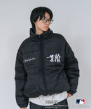 【PEANUTS/ピーナッツ】【ユニセックスデザイン リンクコーデ・カップルコーデにも◎】MLB×PEANUTS パファージャケット ブルゾン 中綿ジャケット オーバーサイズ スタンドネック 保温 ドジャース ヤンキース パドレス ❘ジーンズメイト公式オンラインショップ