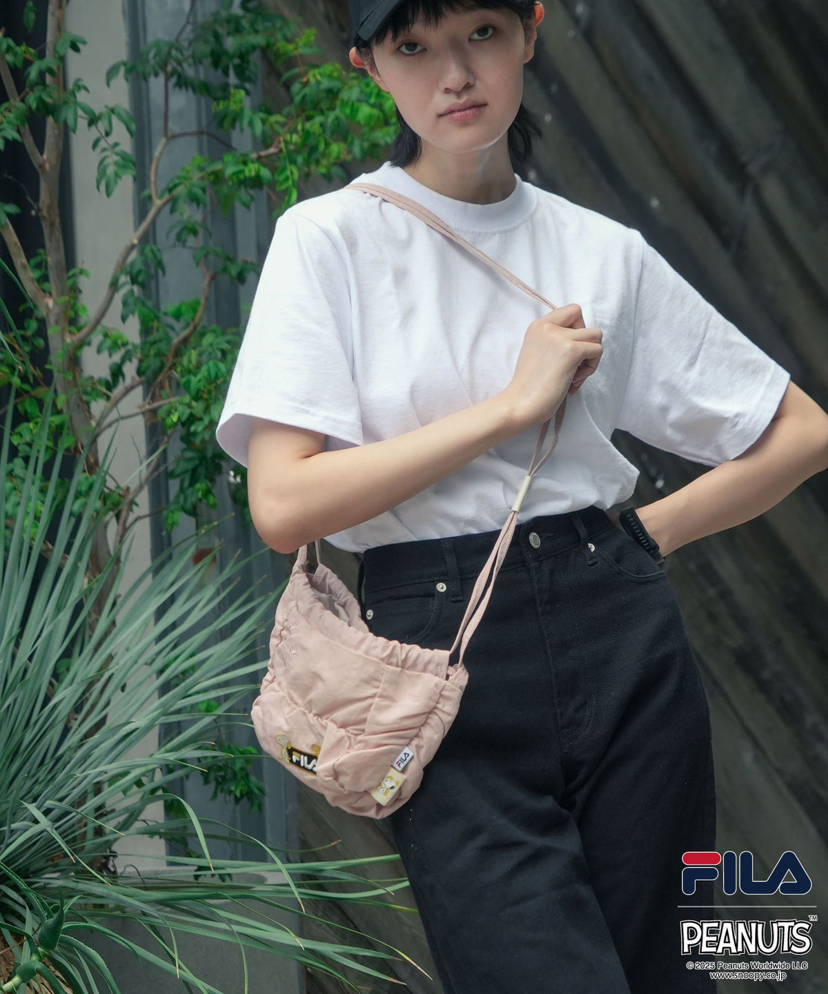 FILA/フィラ × PEANUTS/ピーナッツ】クシュクシュ ミニショルダーバッグ