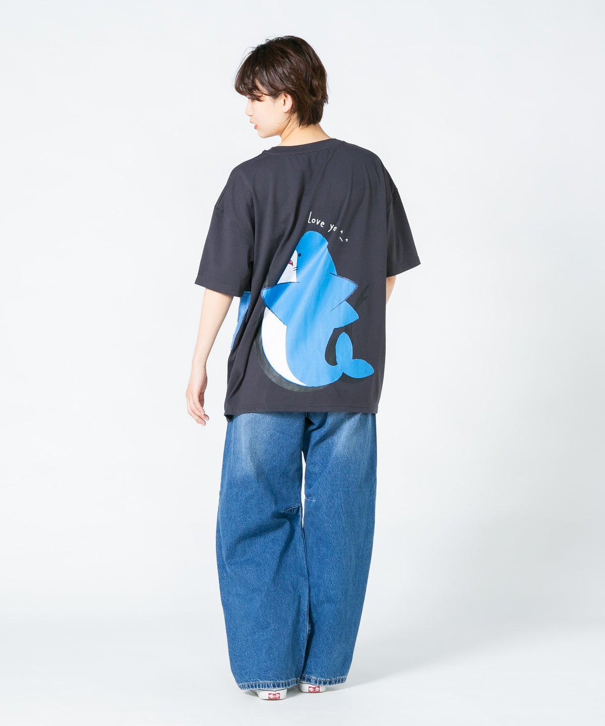 tシャツ 「Hi Hey Hoooo/ハイヘイホー」クマ サメ バックハグTシャツ　アニマルシリーズ レディース Hi Hey Hoooo/ハイヘイホー】クマ サメ バックハグTシャツ
