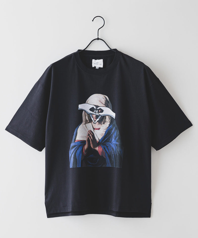 Praying + mosaic hands Tee zo