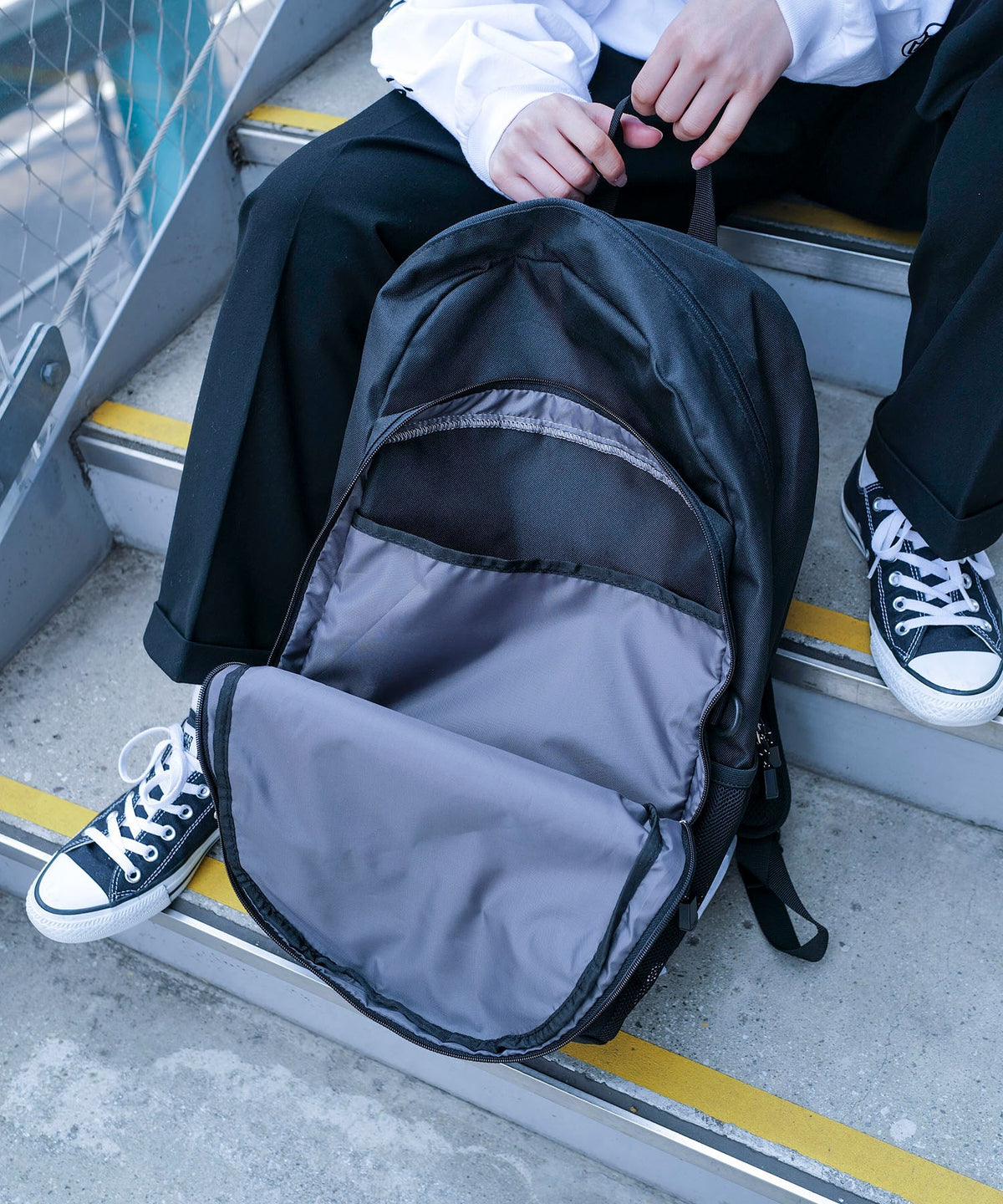 Converse（コンバース）ロゴパッチ付き バックパック／リュック CONVERSE】NEW LOGOPOLY 2POCKET BACKPACK M/バックパック/通勤