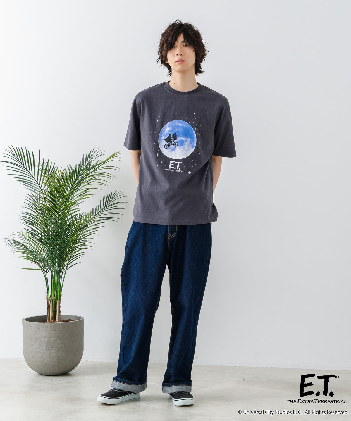 USJに行く時に、ピクセル映画記念特別限定Tシャツ、未使用サイズL BACK TO THE FUTURE」「E.T」オリジナルデザイン Tシャツ シネマ