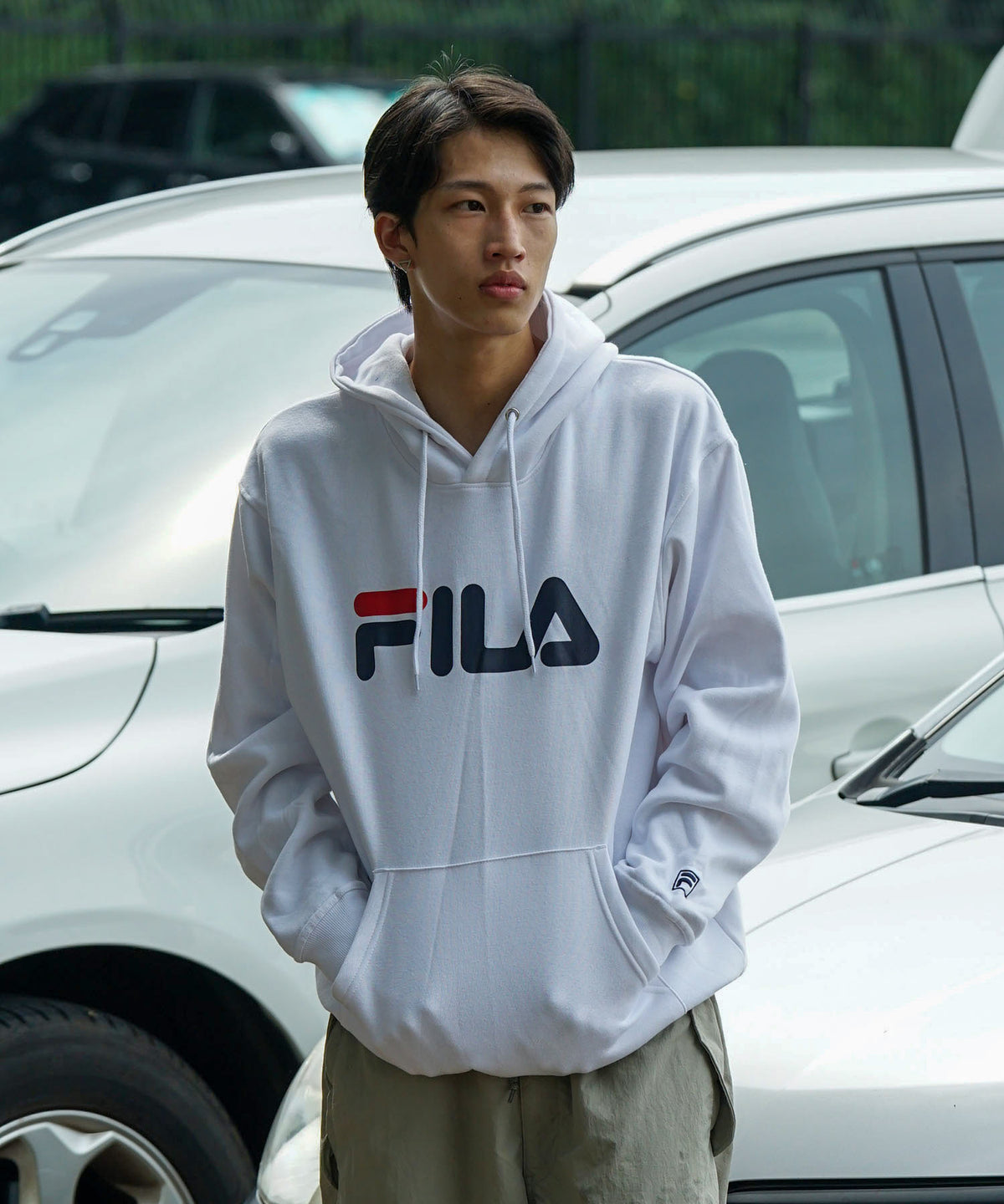 FILA♡【新品タグ付き】 2024FWストレッチ裏起毛のフーディパーカーＬ セール】【FILA/フィラ】デカロゴプリント 裏起毛フーディー