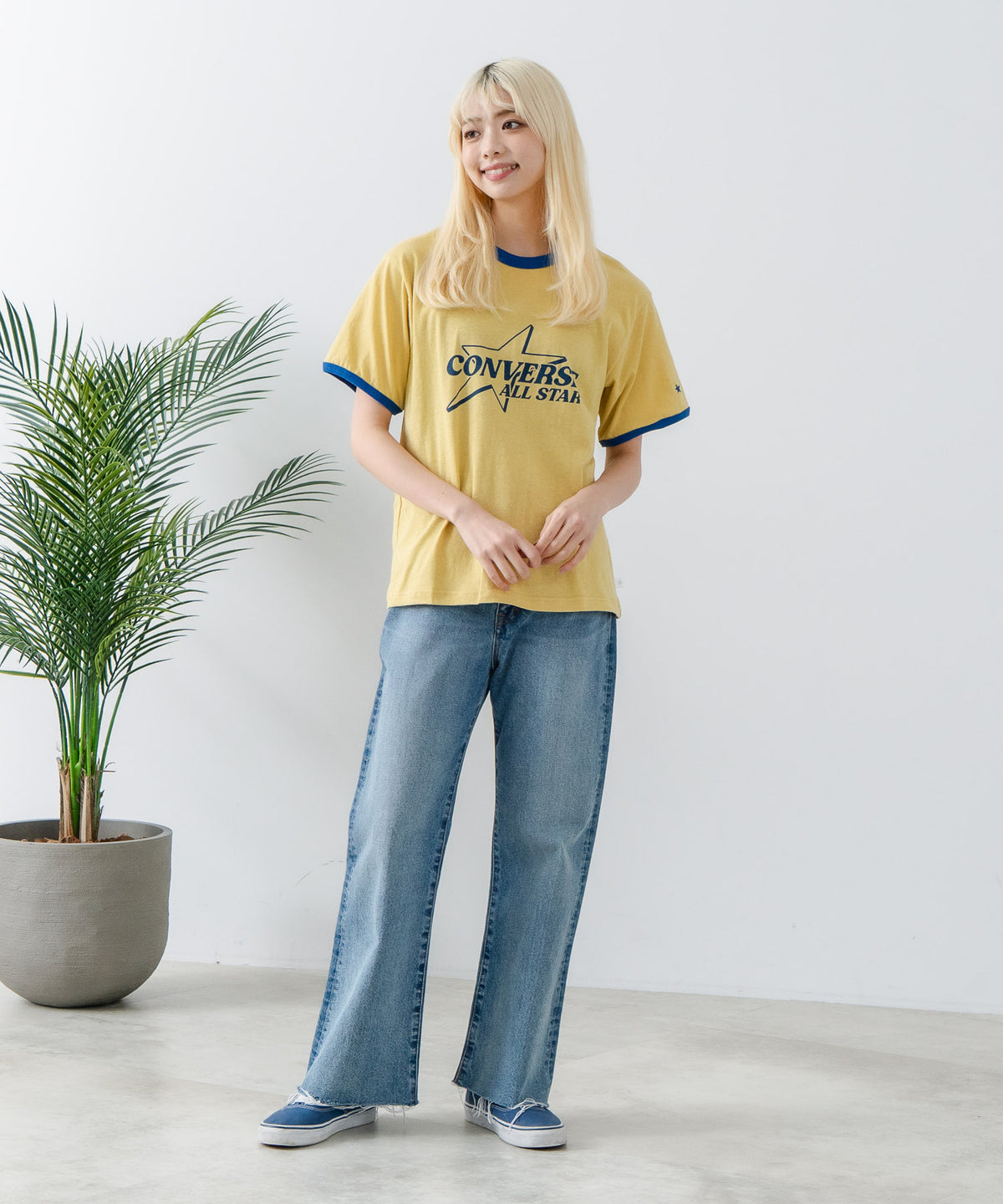   Jeans クロップド ロゴ リンガー Tシャツ 送関込 Calvin Klein Jeans クロップド ロゴ リンガー Tシャツ 送関込