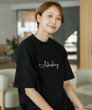 【C-FORTPOINT/フォートポイント】【動きやすいサイドスリット入り】フロントロゴ 刺繍チュニック ゆったりシルエット 体形カバー シンプル カジュアル