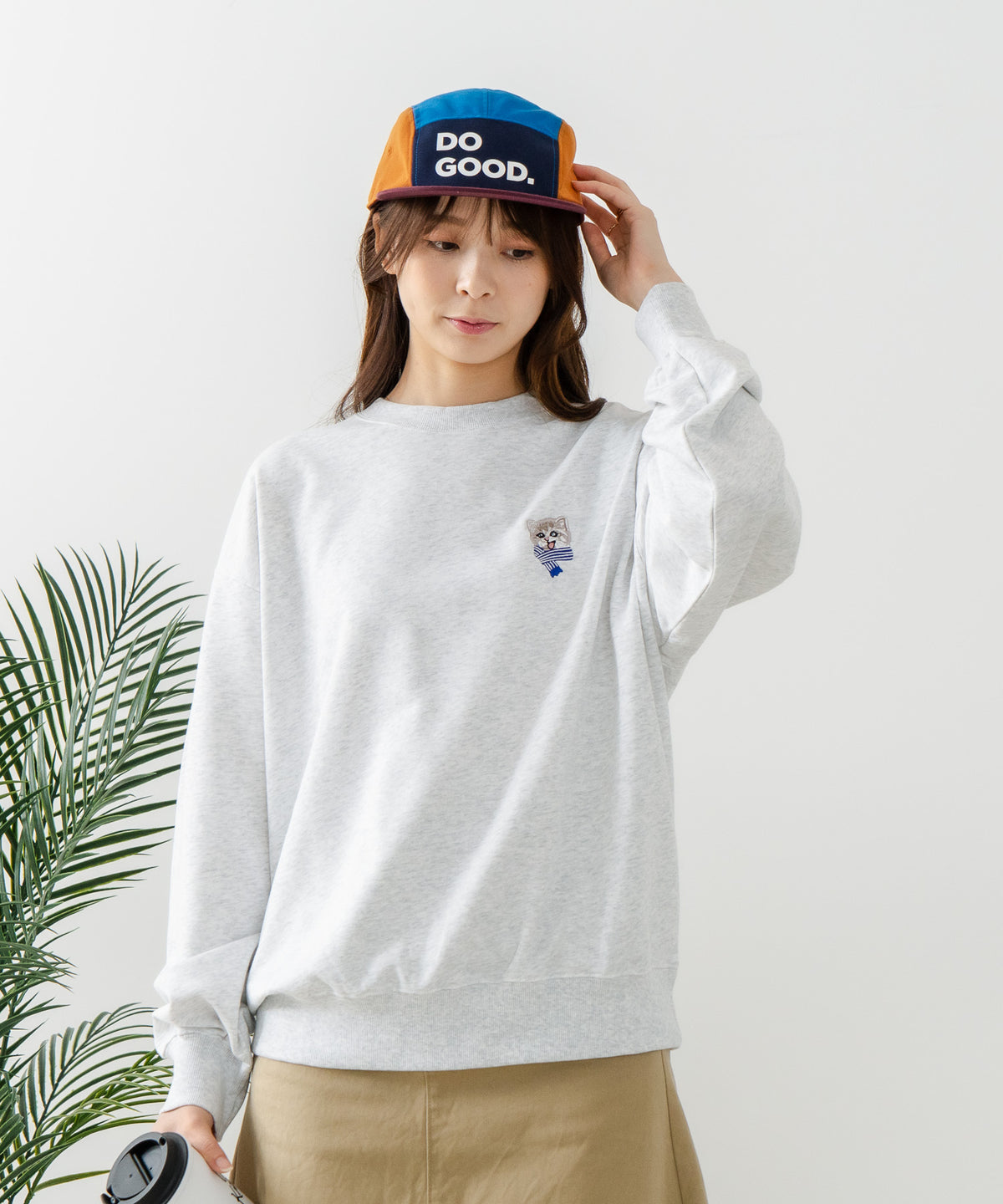 C-FORT POINT/フォートポイント】ネコマフラー刺繍 スウェットトレーナー