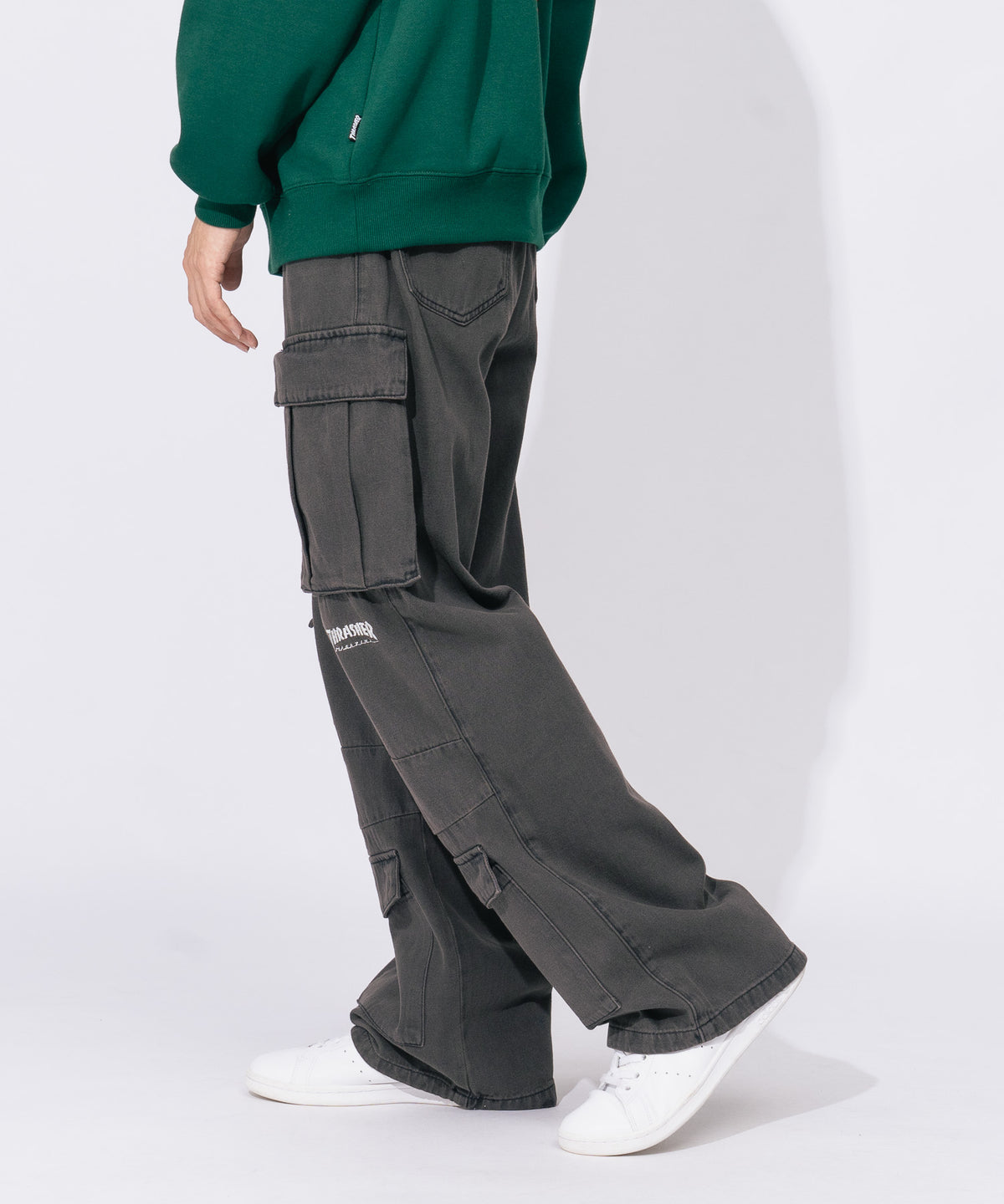 THRASHER/スラッシャー】デニム9ポケットカーゴパンツ zo