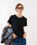 【HANES/ヘインズ】【独自製法で生み出したこだわりの“先染めBLACK”】KURO for HER クルーネックＴシャツ 無地 シンプル 美シルエット コンパクトシルエット すっきり見え タグレス仕様 ブラインドステッチ ❘ジーンズメイト公式オンラインショップ