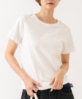 【HANES/ヘインズ】【独自製法で生み出したこだわりの白】SHIRO for HER クルーネックＴシャツ 綿100% 無地 シンプル 美シルエット すっきり見え コンパクトシルエット タグレス仕様 ブラインドステッチ ホワイト ❘ジーンズメイト公式オンラインショップ