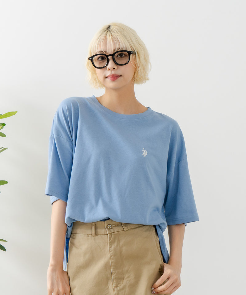 ブランドロゴワンポイント刺繍ラウンドヘムTシャツ【U.S. POLO ASSN./ユーエスポロアッスン】